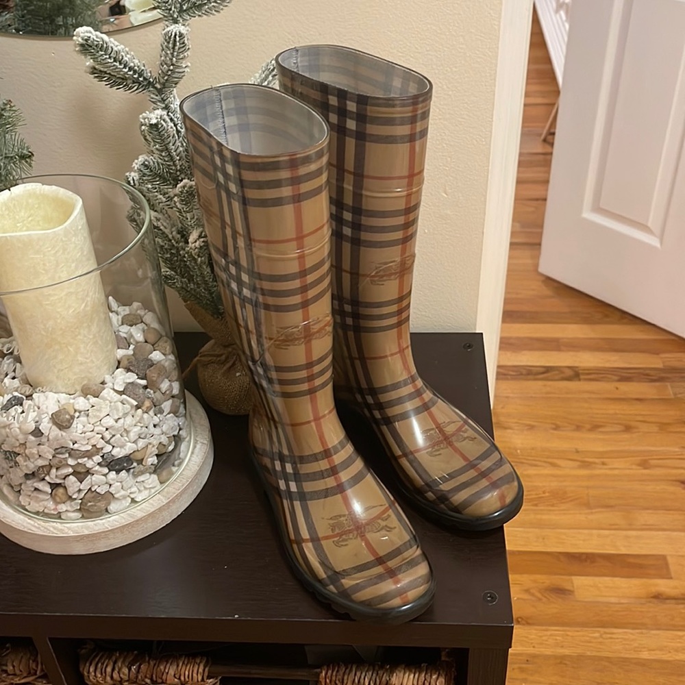 Burberry rain boots